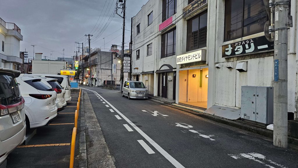 五軒町の飲み屋が集まるビル