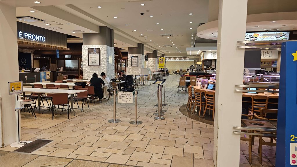 ラゾーナ川崎のフードコート