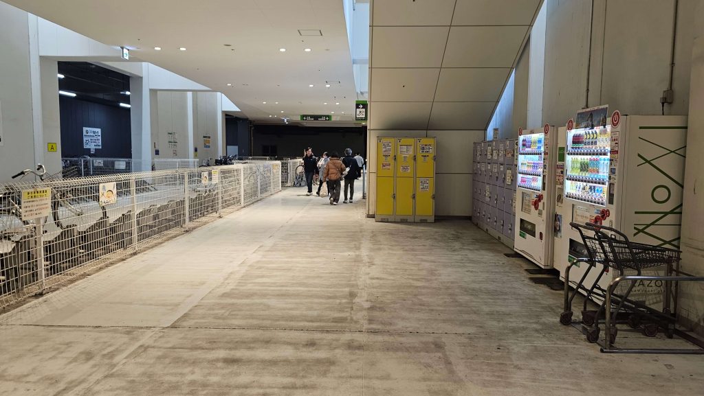 ラゾーナ川崎の駐輪場の自販機