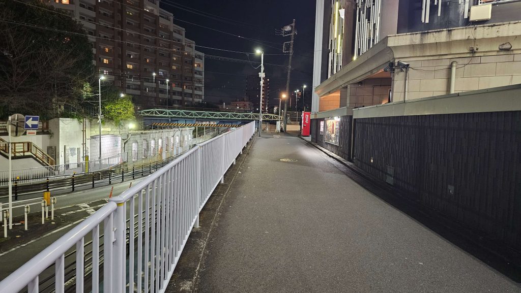 ラブホ街の路地