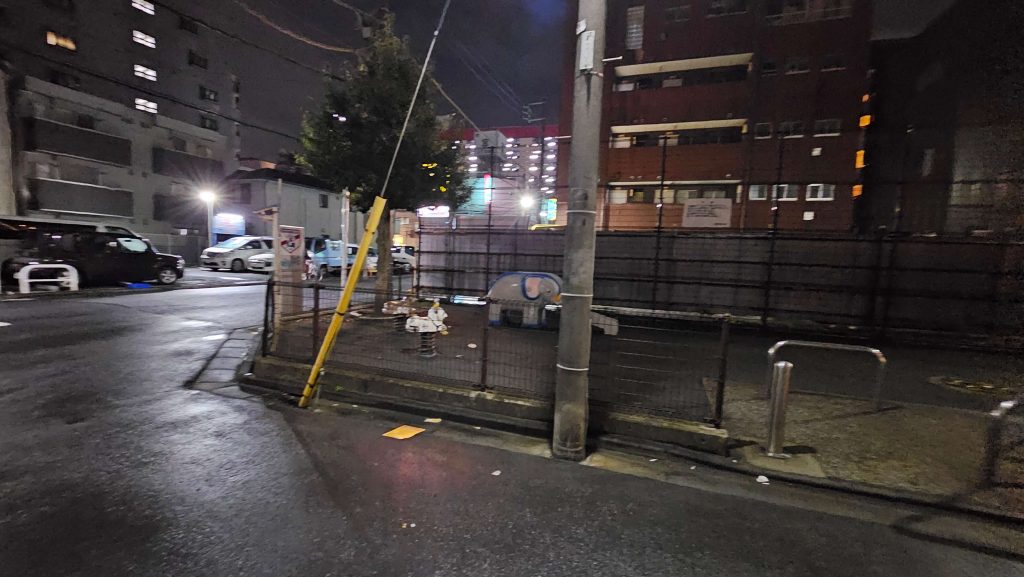 以前はここに客引きのおばちゃんがいた。しかし、2025年はその姿は無し…