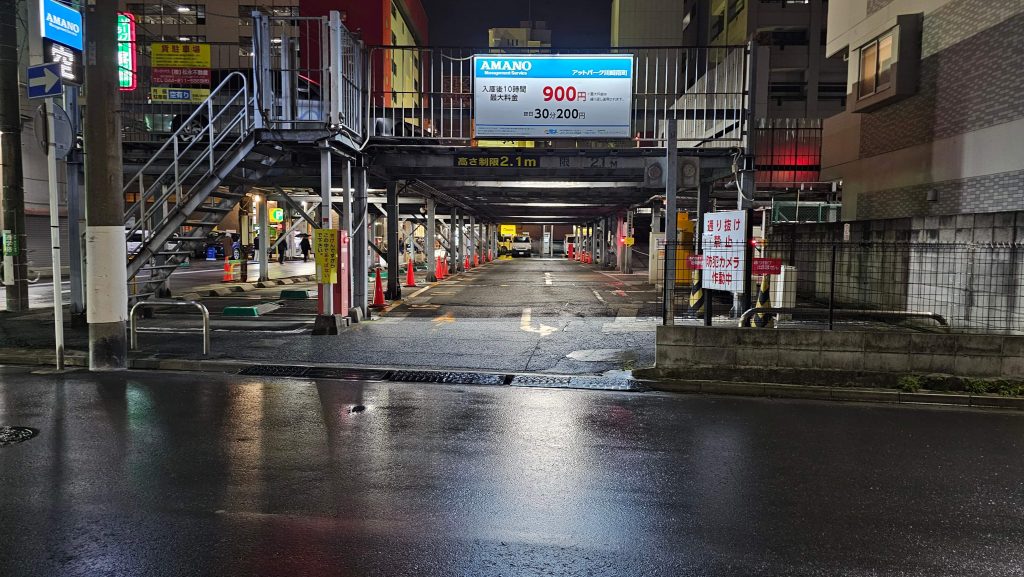 南町の立体駐車場。たちんぼの目撃証言があった